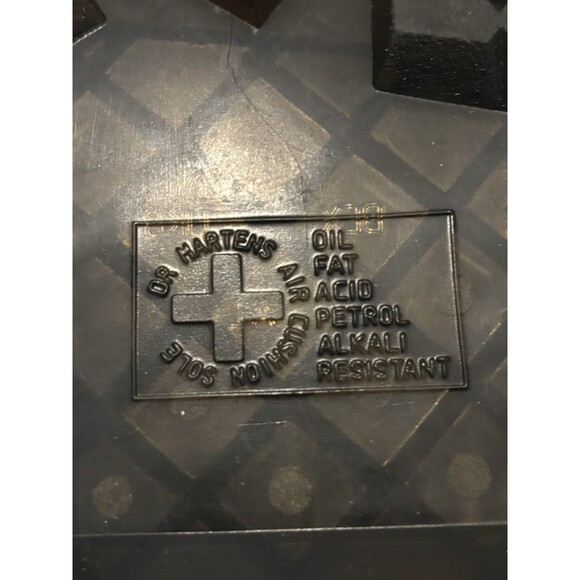 Dr. Martens Faux Fur Platform Chelsea Boot Metallic Black Women’s 10 - Picture 7 of 8